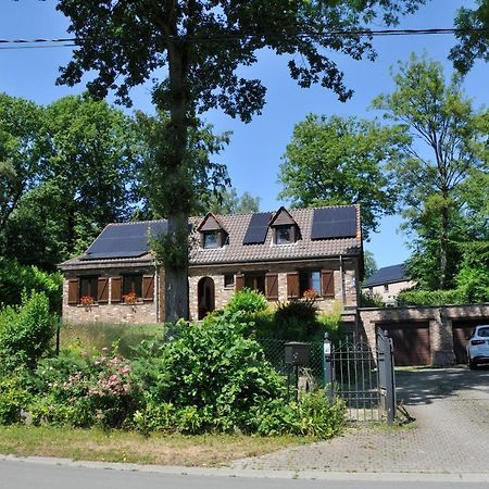Tres Belle Villa 4 Facades Dans Quartier Vert Et Arbore - 5 Kms De Namur  Exterior foto