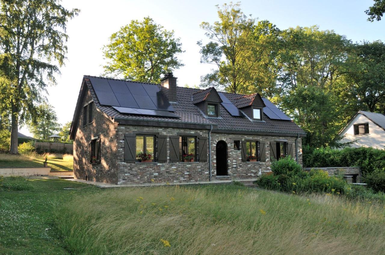 Tres Belle Villa 4 Facades Dans Quartier Vert Et Arbore - 5 Kms De Namur  Exterior foto